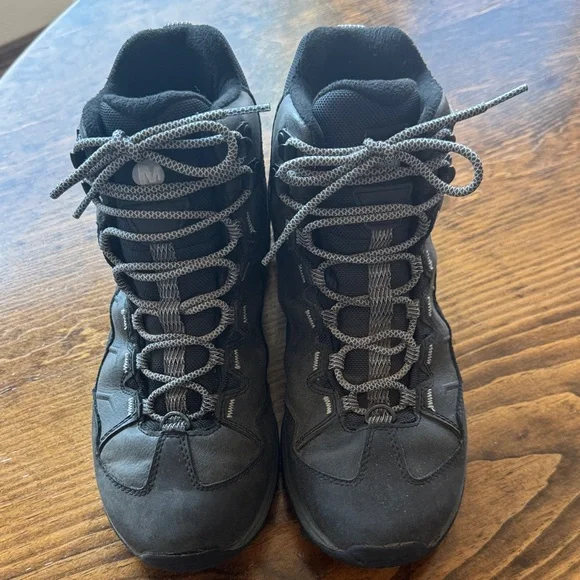 Merrell Women’s Warm 200 gram insulated Black Hiking Boots with Gray Laces - Picture 2 of 8